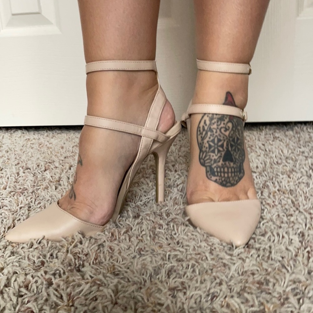 Classy pointed toe heels